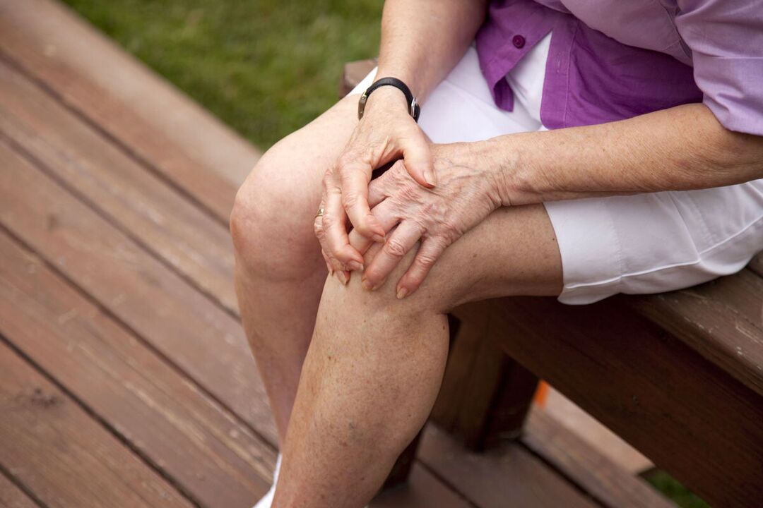 Pain in the knee joints can be a sign of rheumatic diseases