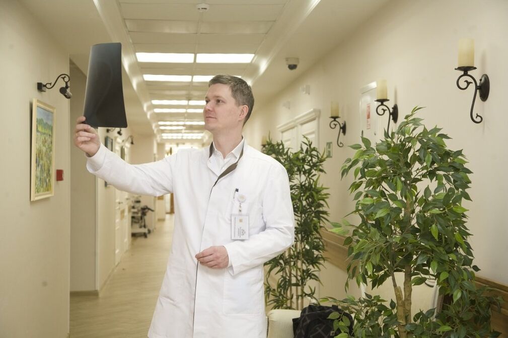 Determining the causes of back pain using X-rays